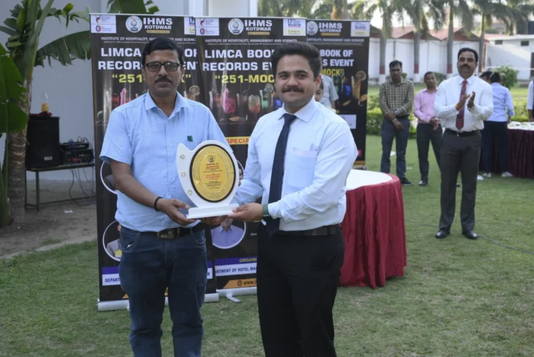 Limca Book of World Record "251-Mocktails" – IHMS Kotdwar, photo 39