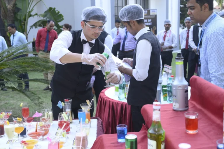 Limca Book of World Record "251-Mocktails" – IHMS Kotdwar, photo 24