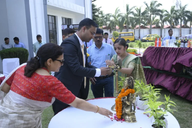 Limca Book of World Record "251-Mocktails" – IHMS Kotdwar, photo 20
