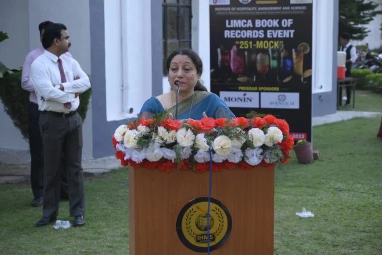 Limca Book of World Record "251-Mocktails" – IHMS Kotdwar, photo 12
