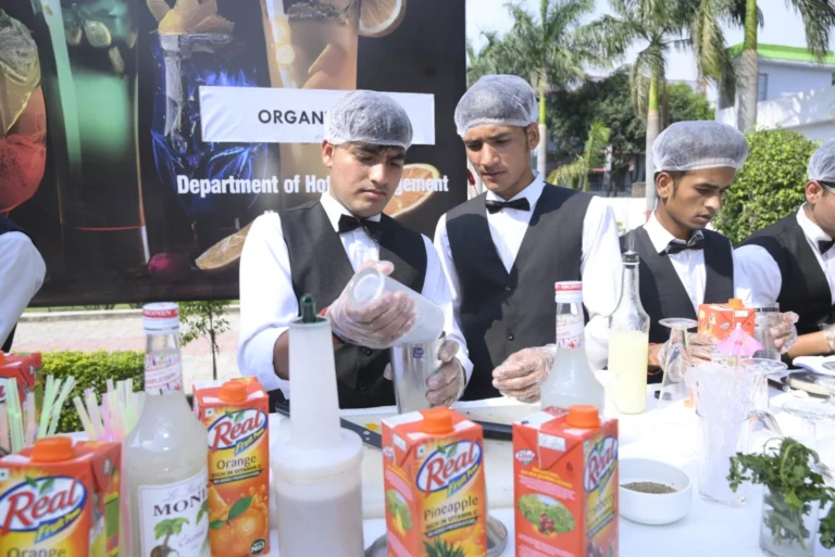 Limca Book of World Record "251-Mocktails" – IHMS Kotdwar, photo 4