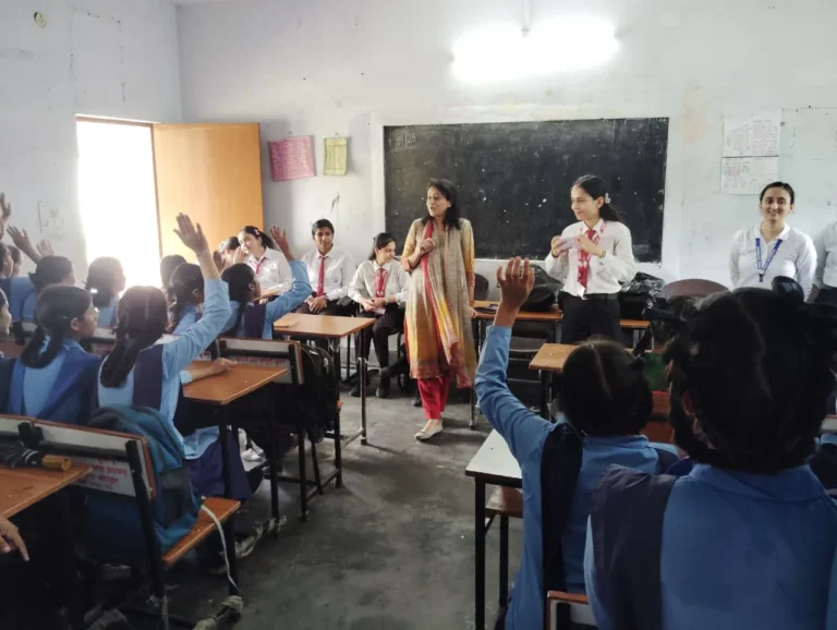 Workshop on Female Health, Hygiene & Sanitation at GGIC Lalpani, Kotdwar – IHMS Kotdwar, photo 4