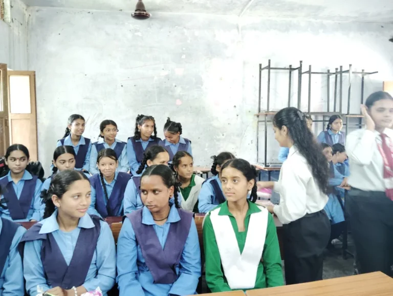 Workshop on Female Health, Hygiene & Sanitation at GGIC Lalpani, Kotdwar – IHMS Kotdwar, photo 3